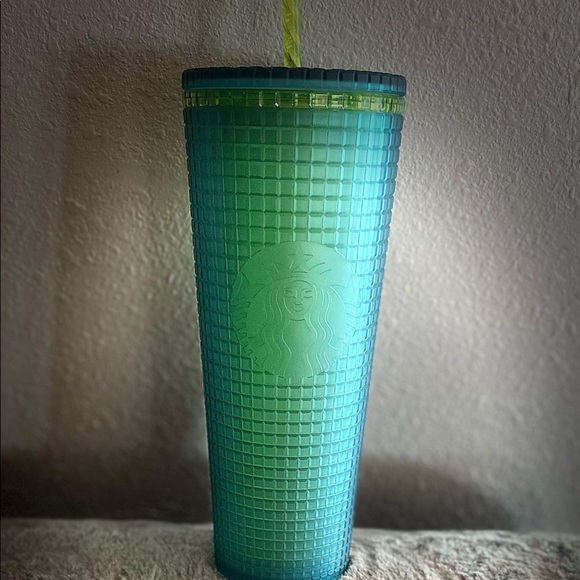 Starbucks Winter 2022 - Mountain Dew Green Grid Tumbler (Cold Cup) - Venti 24 oz - Picture 1 of 2